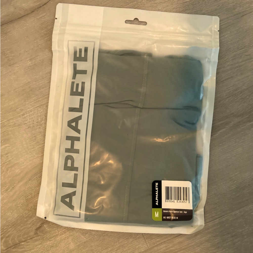 NWT, Alphalete Aspire workout tank, Size M, color Sage